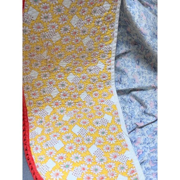 Vintage Womens Floral Bonnet with Red Trim & Ruffles - Picture 14 of 15